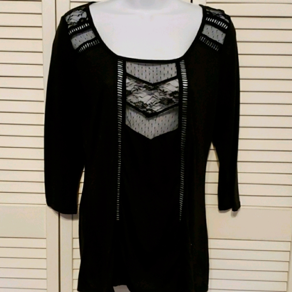 Like New Ultra Feminine Lace Panel Top